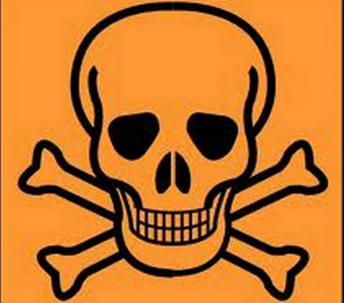rifiuti speciali, vietato teschio, morte, vietato