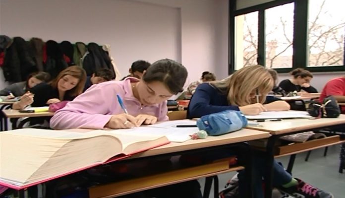 studentesse scuola superiore