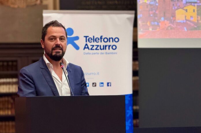 Presidente Maurizio Fabbri a convegno Telefono Azzurro