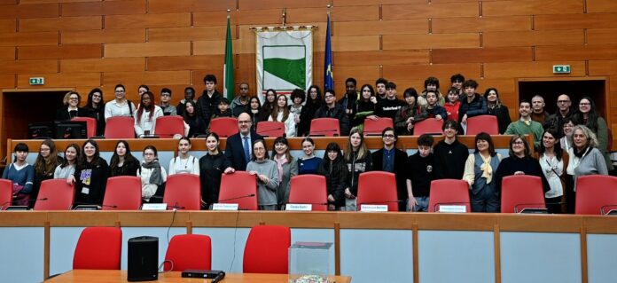 cc25835f-d7a2-45c8-93b9-c9d56716cc80